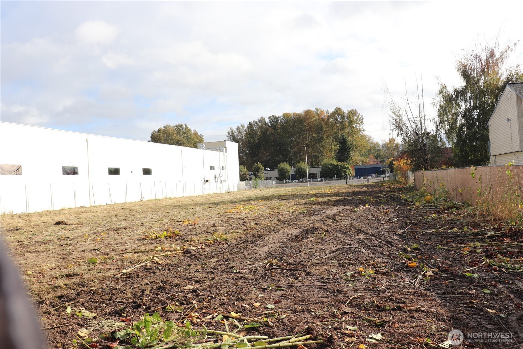 23809 West Valley Highway Kent, WA 98032 - Photo 17 of 23 a view of a big yard