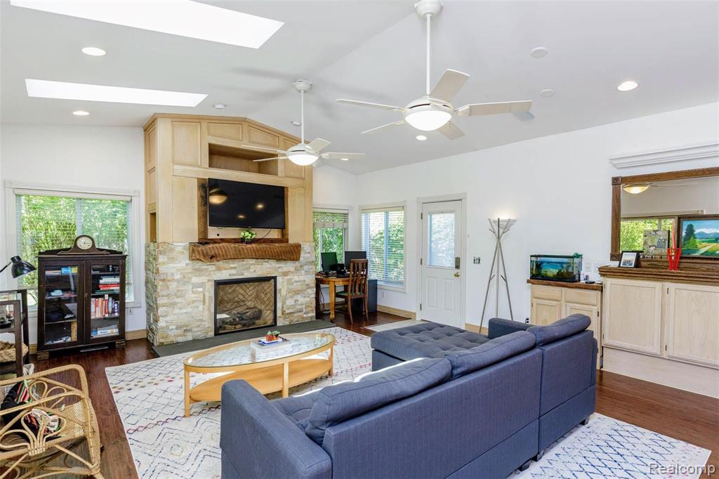 759 Shoreham Road Grosse Pointe Woods, MI 48236 - Photo 12 of 59
