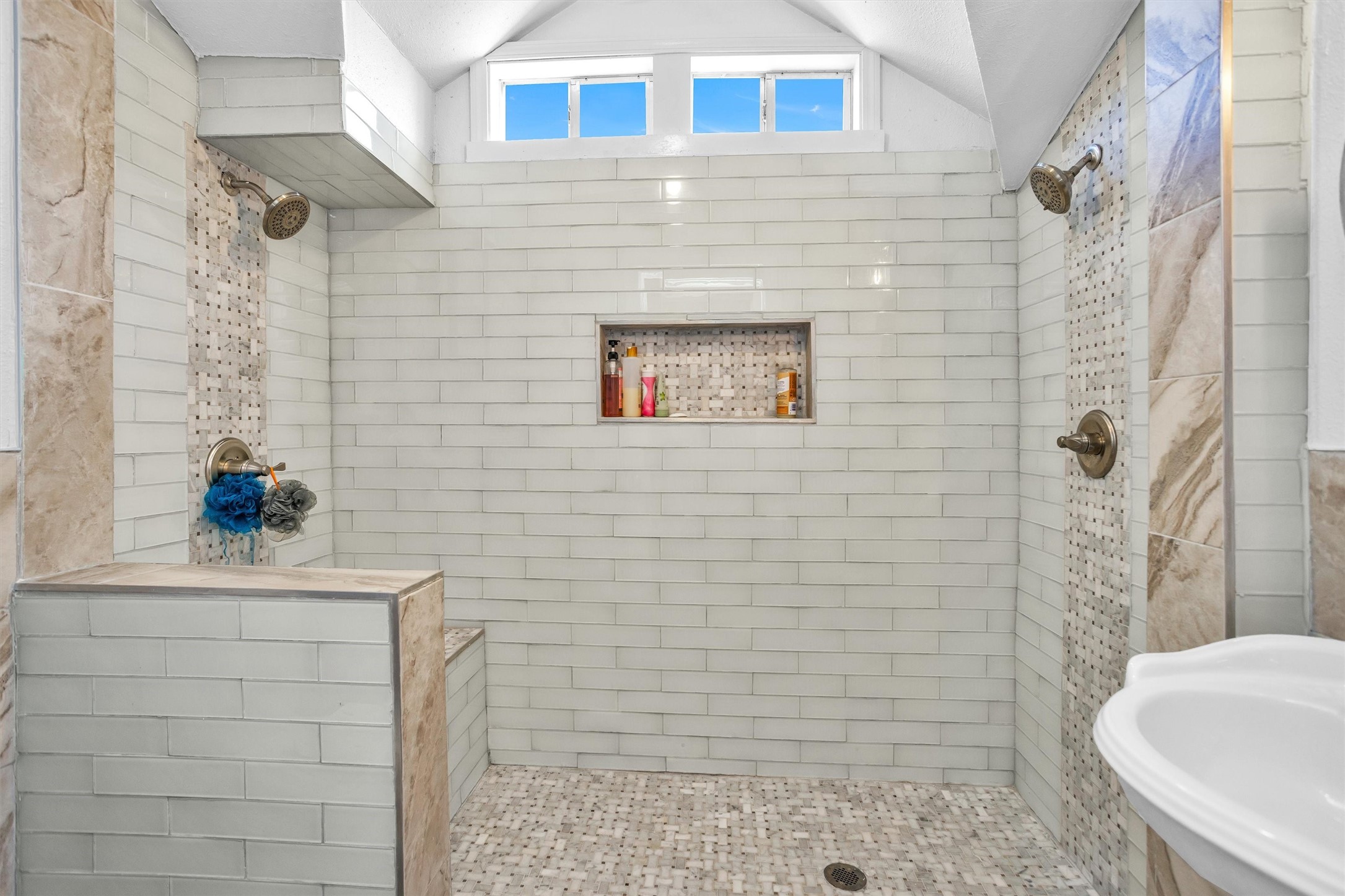 631 Clear Lake Road Clear Lake Shores, TX 77565 - Photo 21 of 29 staged