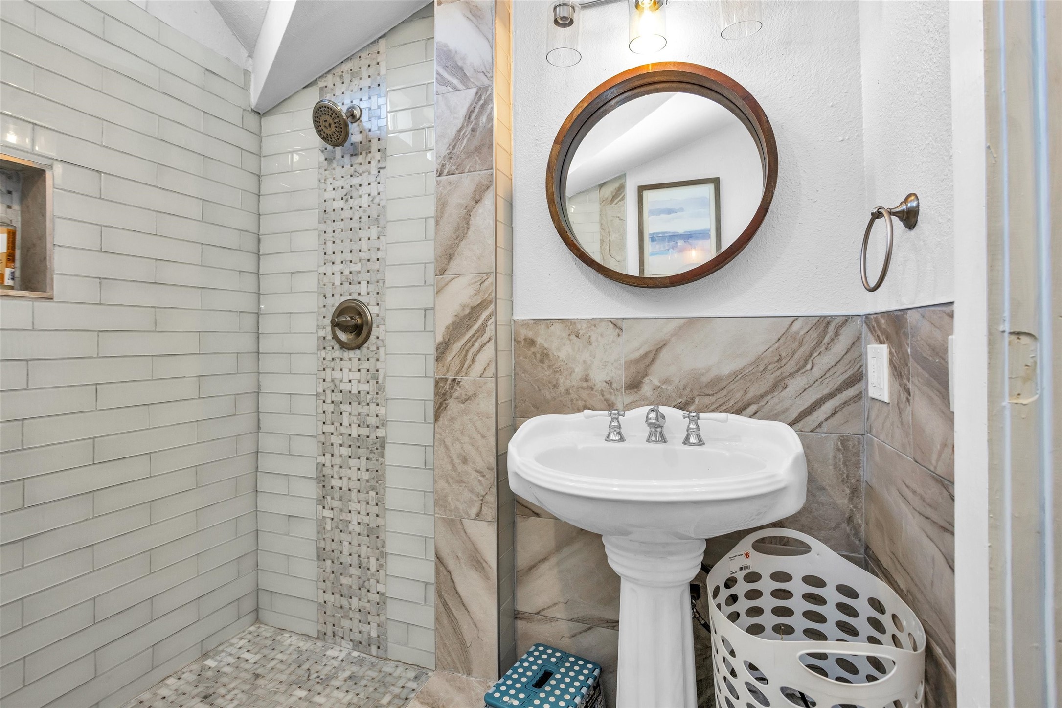 631 Clear Lake Road Clear Lake Shores, TX 77565 - Photo 22 of 29 staged