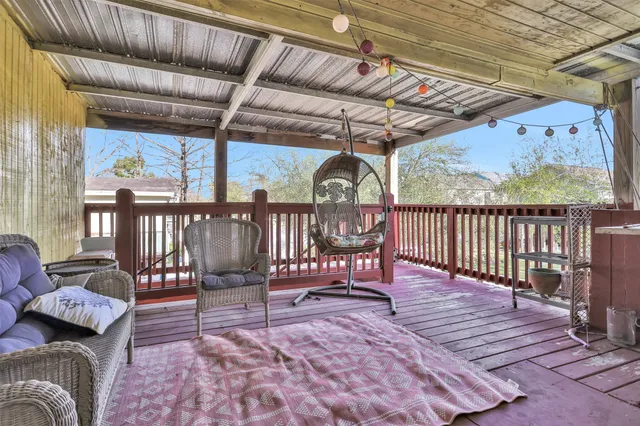 $319,000 | 631 Clear Lake Road, Clear Lake Shores, TX 77565