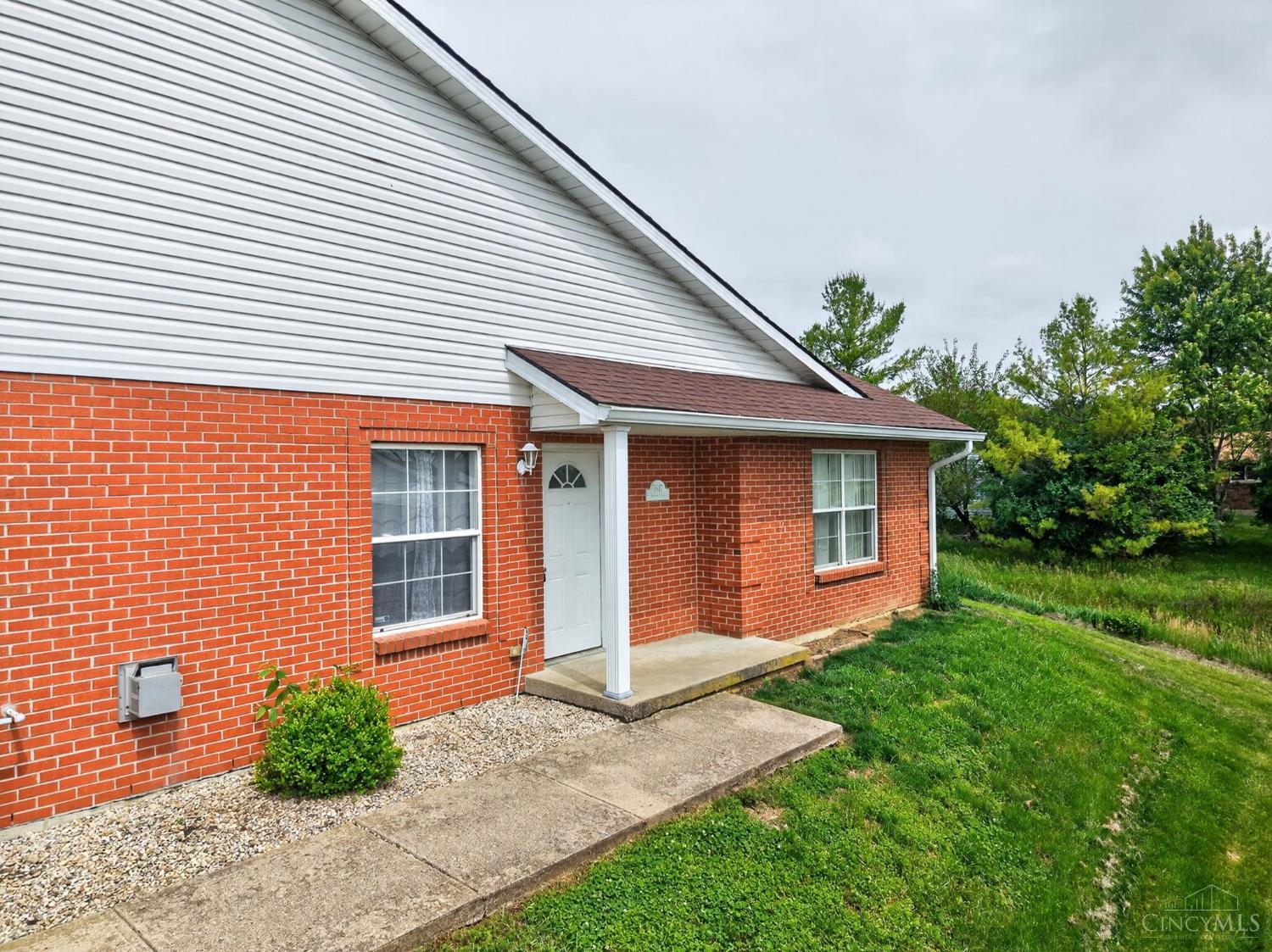 5847 Hester Road Oxford, OH 45056 - Photo 1 of 37