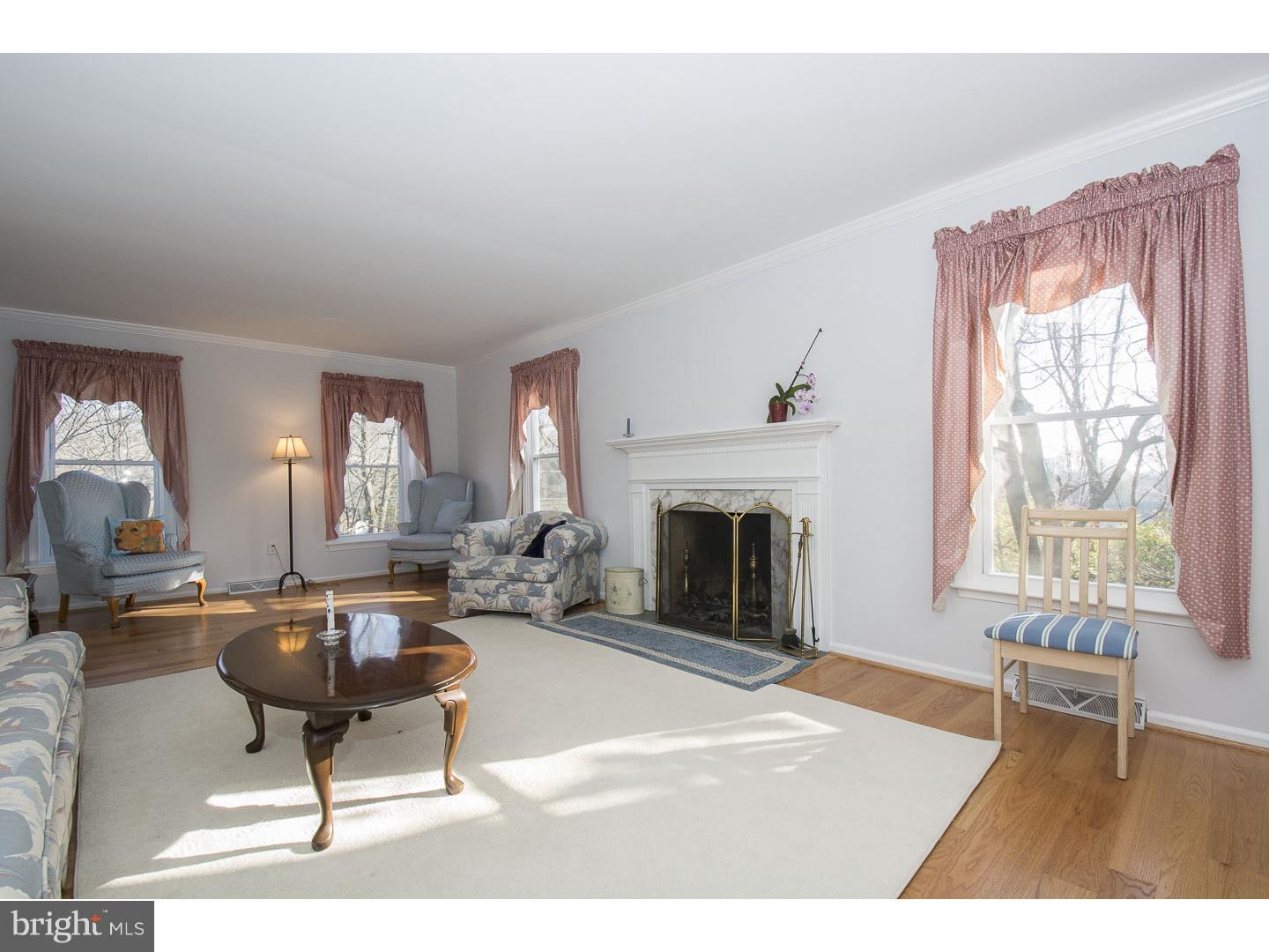 304 Dutton Mill Road West Chester, PA 19380 - Photo 4 of 25 Living Room