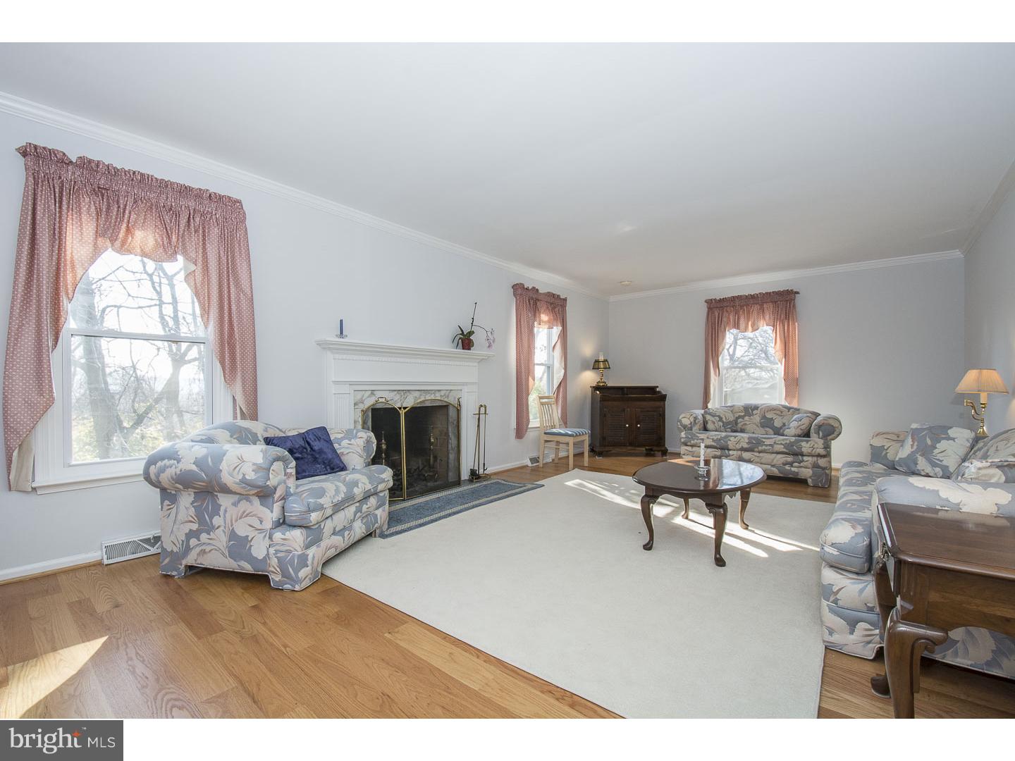 304 Dutton Mill Road West Chester, PA 19380 - Photo 5 of 25 Living Room