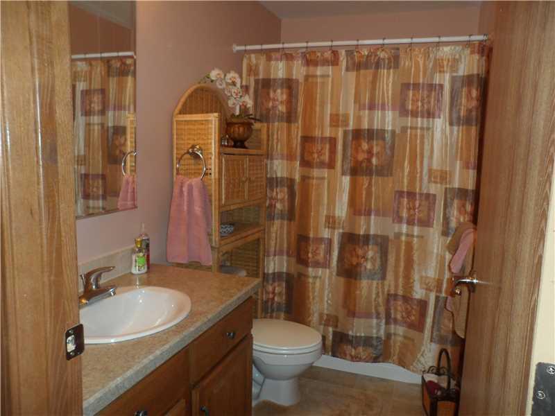 1938 Laurel Road Shelocta, PA 15774 - Photo 13 of 21 Full Bath.