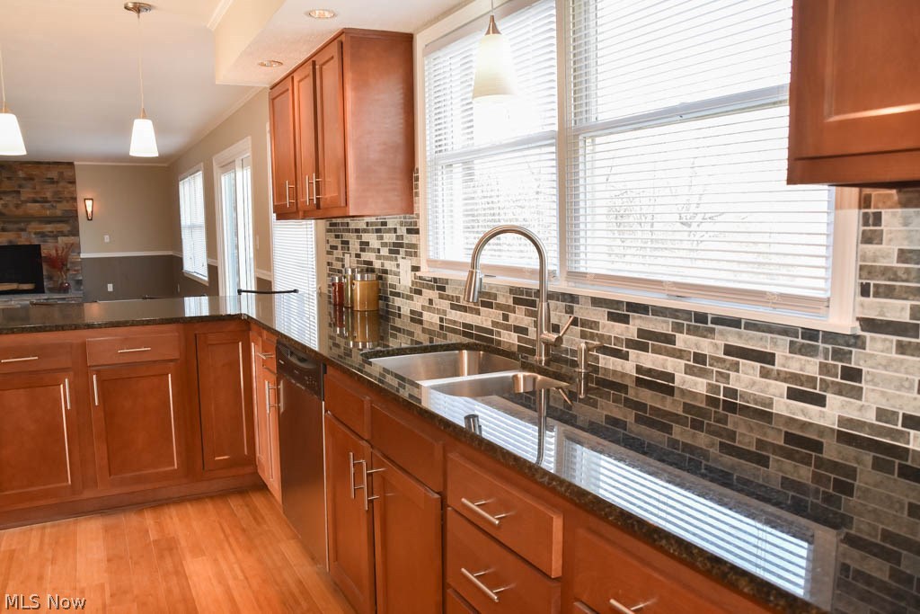 5185 West Bath Road Akron, OH 44333 - Photo 7 of 24 Gorgeous granite counters!