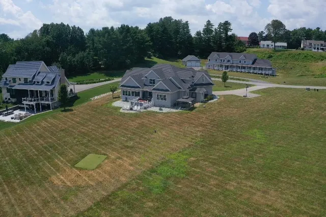 $2,295,000 | 25 Fosters Drive, Dover, NH 03820