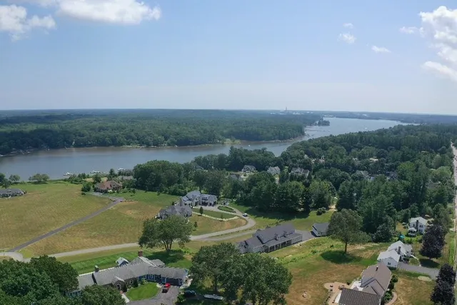 $2,295,000 | 25 Fosters Drive, Dover, NH 03820