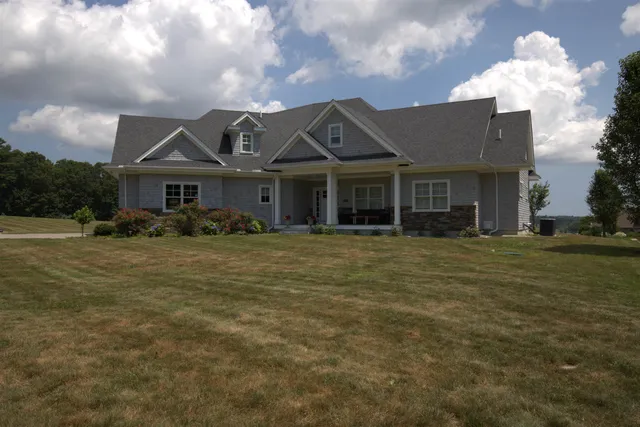 $2,295,000 | 25 Fosters Drive, Dover, NH 03820