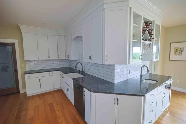 $2,195,000 | 25 Fosters Drive, Dover, NH 03820