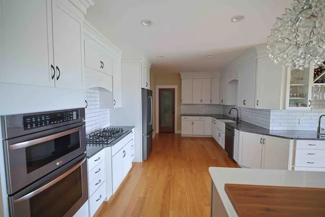 $2,295,000 | 25 Fosters Drive, Dover, NH 03820