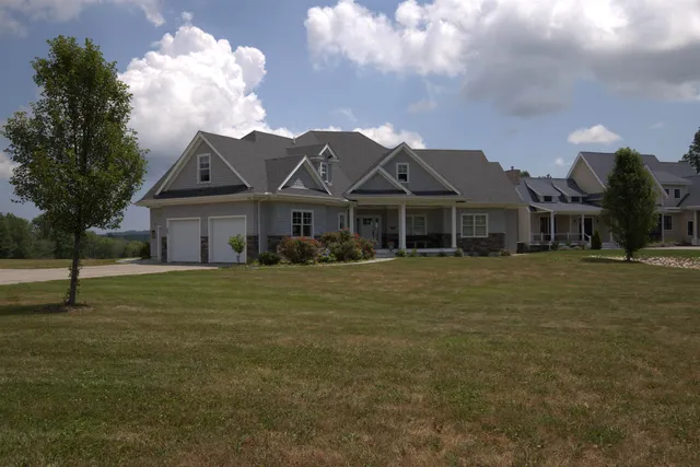 $2,295,000 | 25 Fosters Drive, Dover, NH 03820