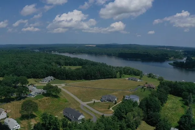 $2,295,000 | 25 Fosters Drive, Dover, NH 03820