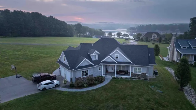 $2,295,000 | 25 Fosters Drive, Dover, NH 03820