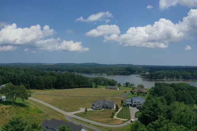 $2,295,000 | 25 Fosters Drive, Dover, NH 03820