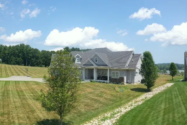 $2,295,000 | 25 Fosters Drive, Dover, NH 03820