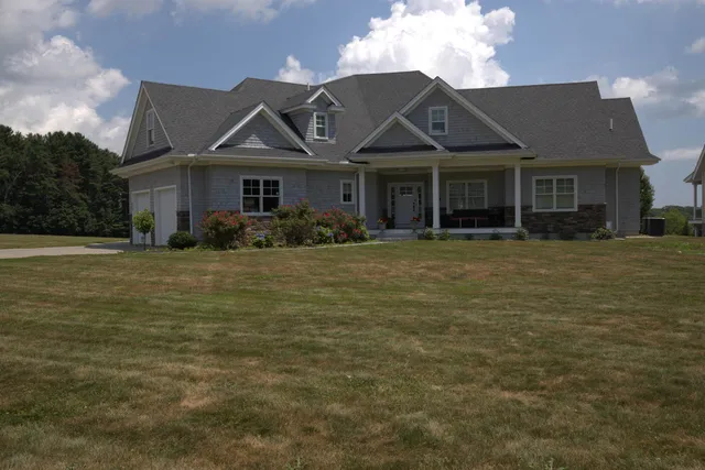 $2,295,000 | 25 Fosters Drive, Dover, NH 03820