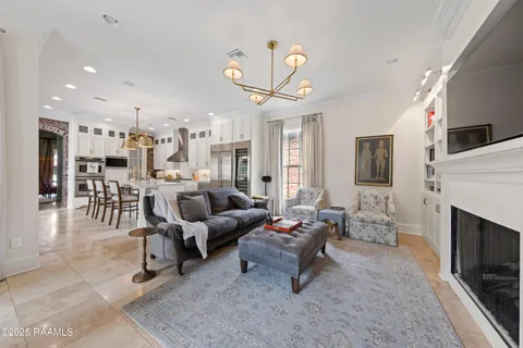 $975,000 | 100 Emily Circle, Lafayette, LA 70508