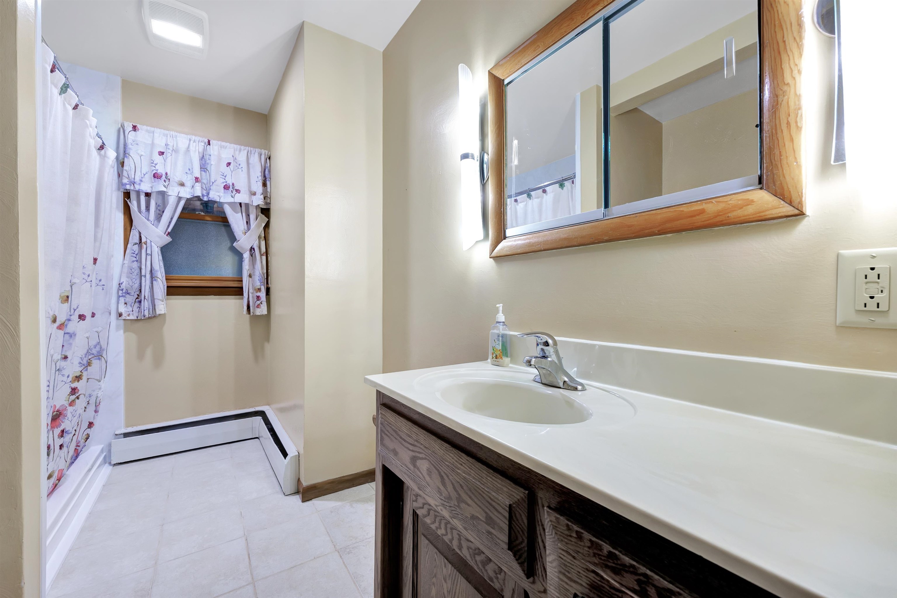 427 Apollo Way De Pere, WI 54115 - Photo 11 of 32 Gallery Image 11