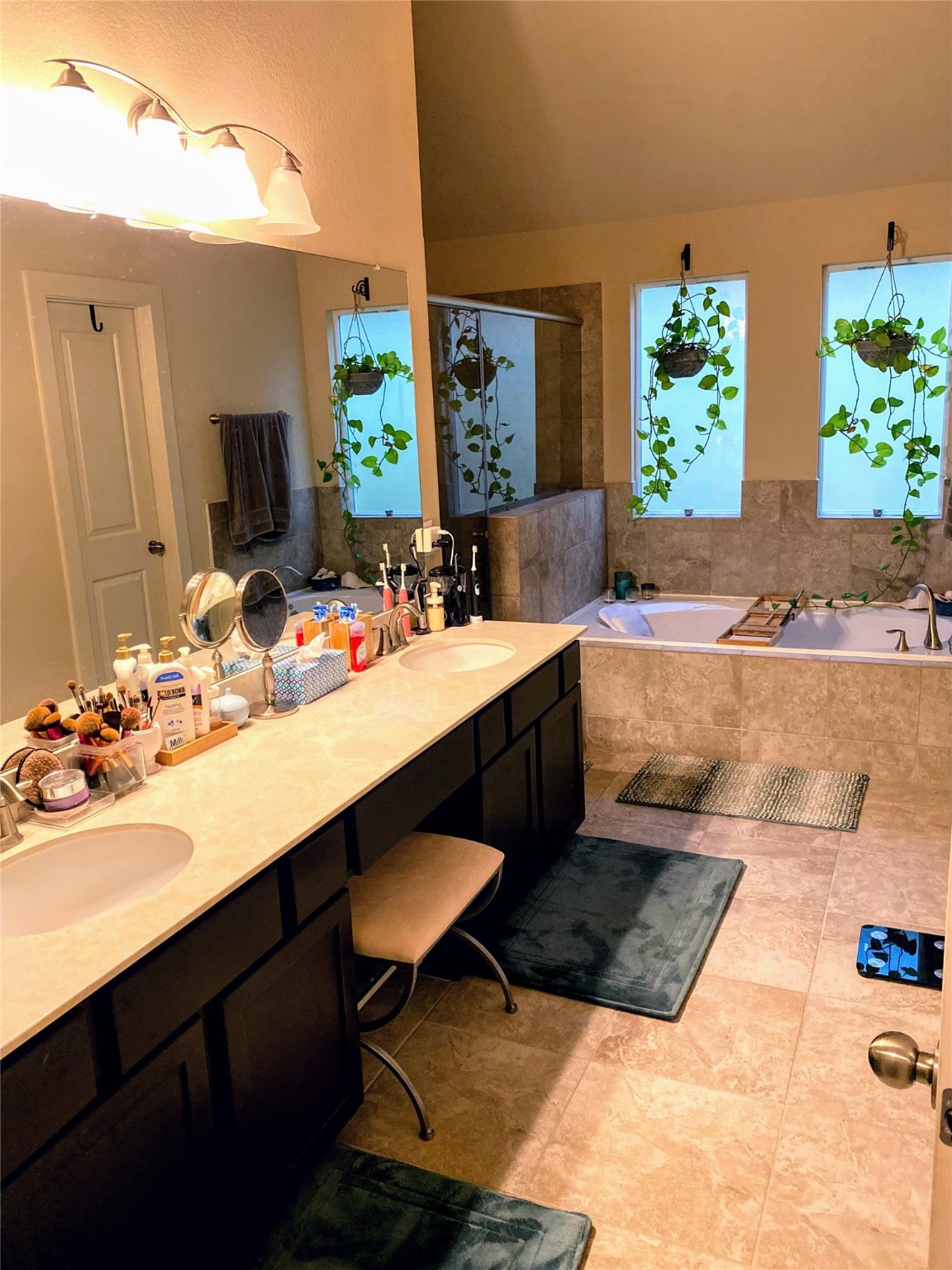 1842 Jara Court Spring, TX 77388 - Photo 12 of 31 a kitchen with a sink and a stove