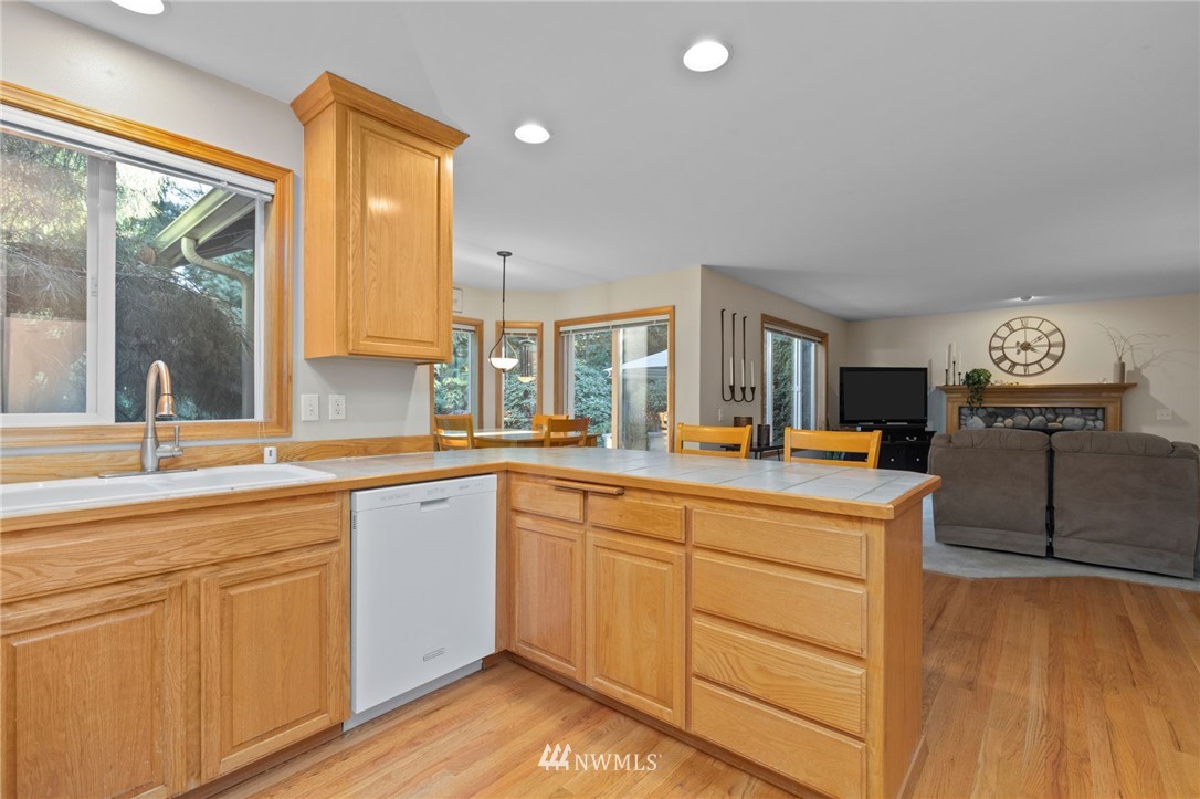 3020 101st Place Southeast Everett, WA 98208 - Photo 8 of 25