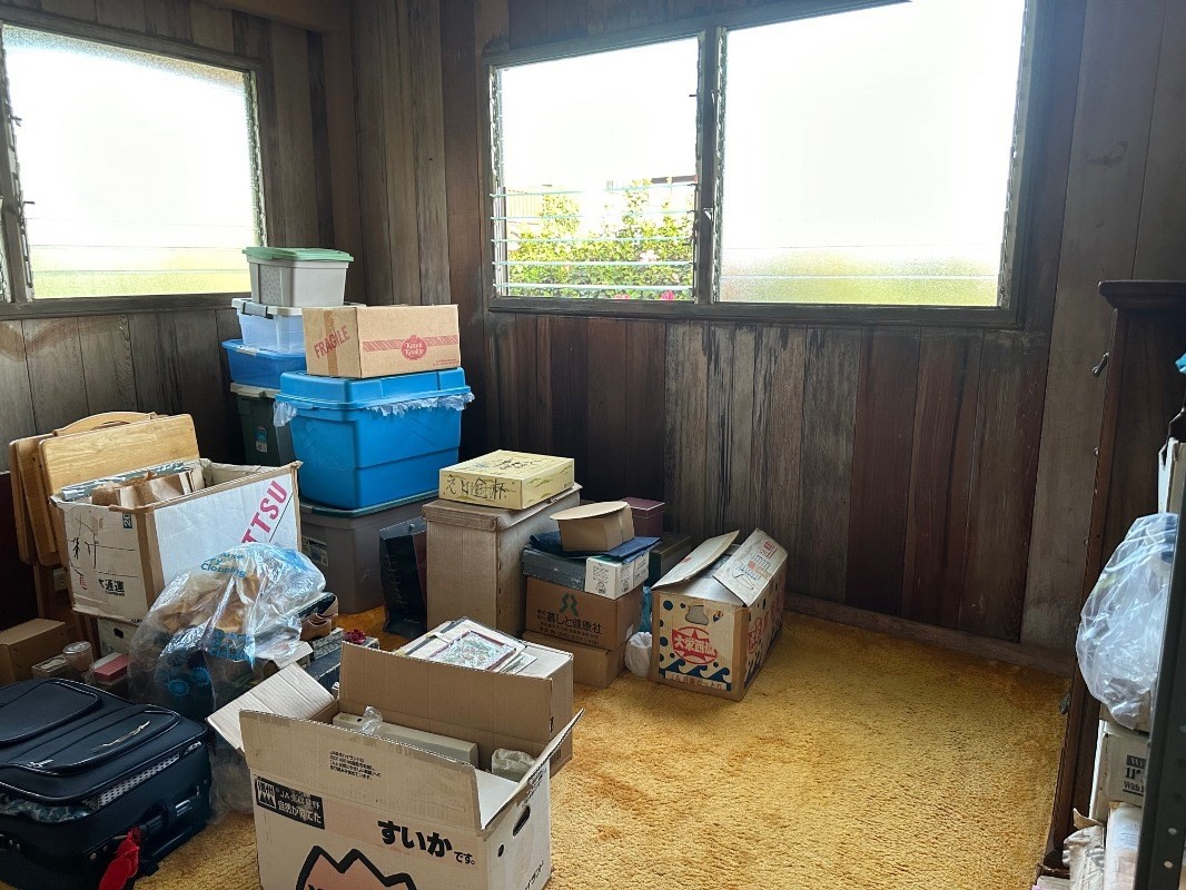 4850 Yamanoha Road Kapaa, HI 96746 - Photo 12 of 22 a view of a room with furniture and a window