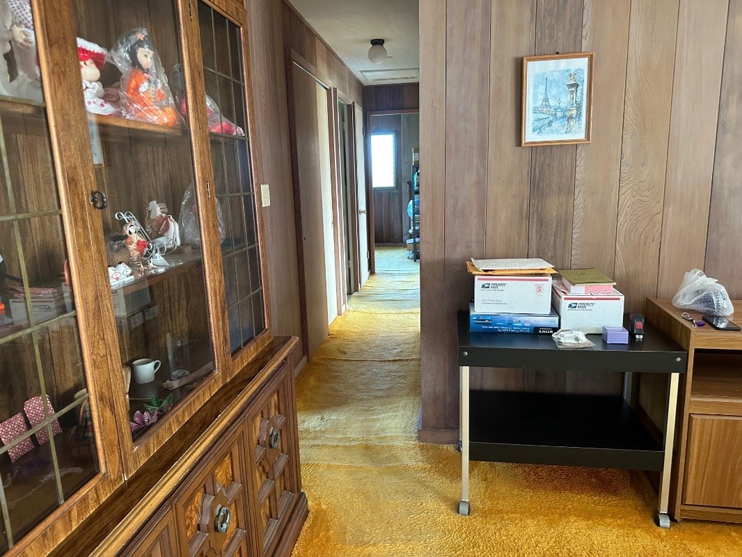 4850 Yamanoha Road Kapaa, HI 96746 - Photo 6 of 22 a room with furniture