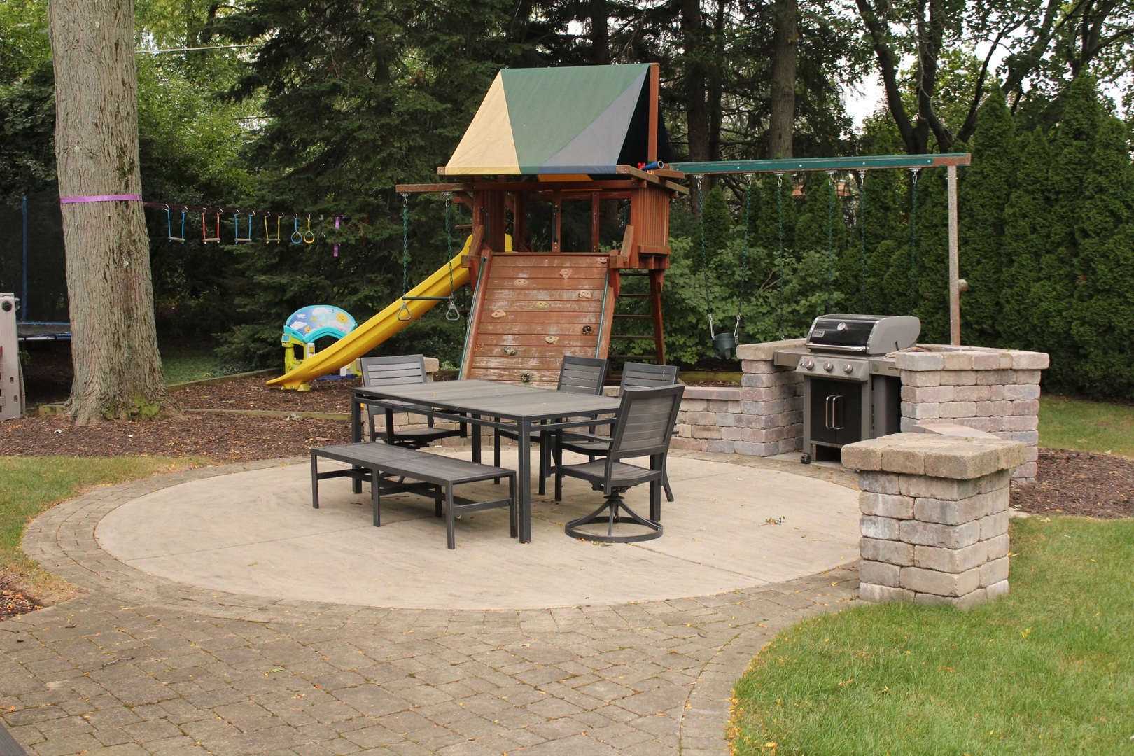 1601 Banbury Road Inverness, IL 60067 - Photo 34 of 36 a view of a chairs and table in the patio