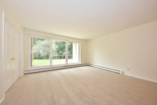 $224,900 | 945 Heritage Court, Unit 104, Mequon, WI 53092