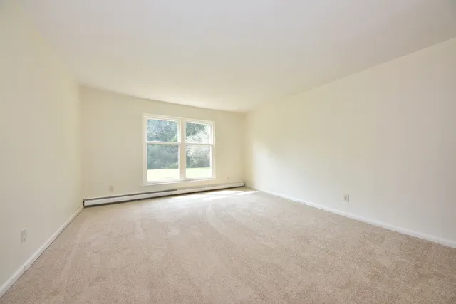 $224,900 | 945 Heritage Court, Unit 104, Mequon, WI 53092