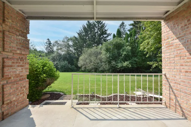 $224,900 | 945 Heritage Court, Unit 104, Mequon, WI 53092