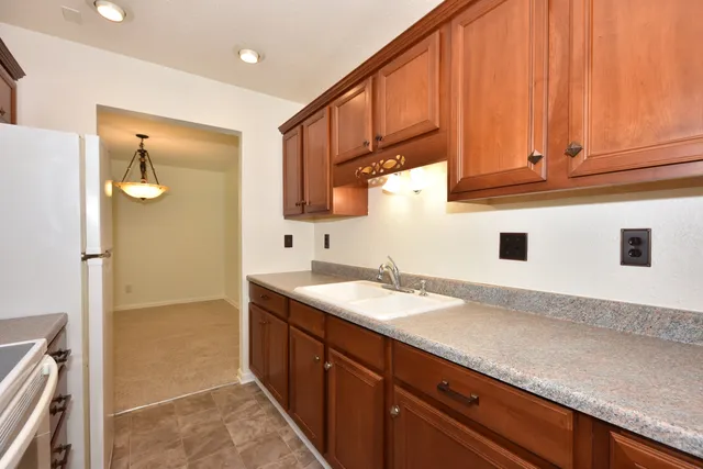 $224,900 | 945 Heritage Court, Unit 104, Mequon, WI 53092