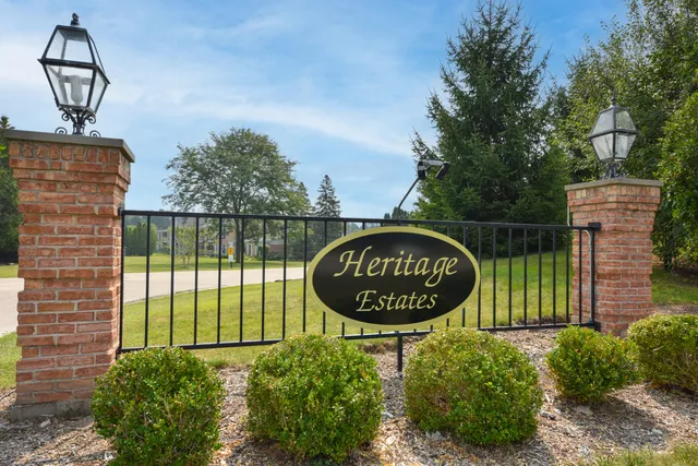 $224,900 | 945 Heritage Court, Unit 104, Mequon, WI 53092