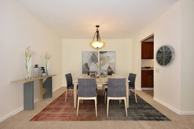 $224,900 | 945 Heritage Court, Unit 104, Mequon, WI 53092