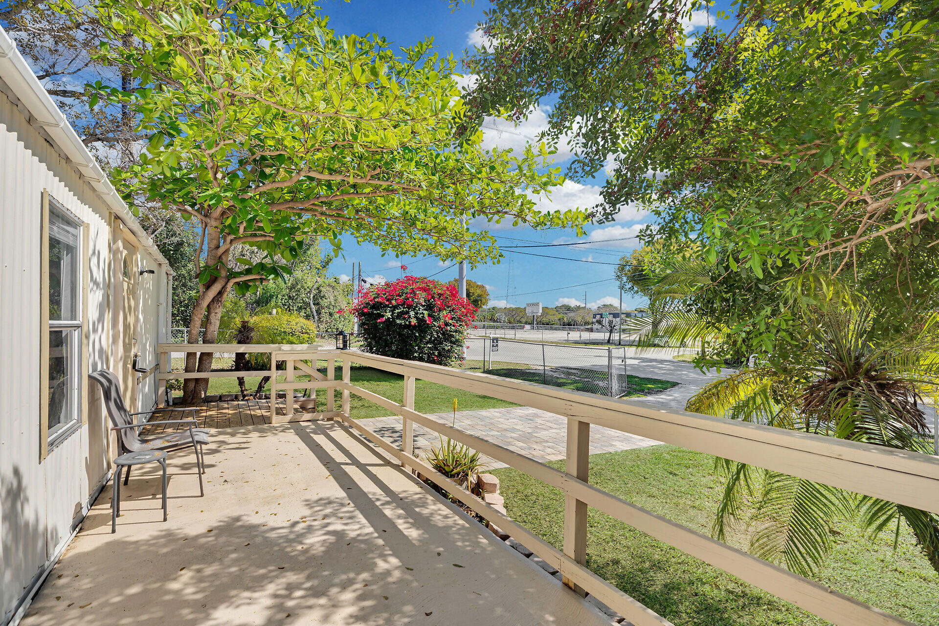 802 Largo Road Key Largo, FL 33037 - Photo 3 of 28 Porch