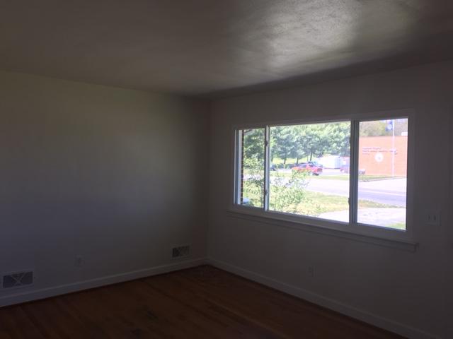 7340 Barrens Road Roanoke, VA 24019 - Photo 2 of 13 Living Room