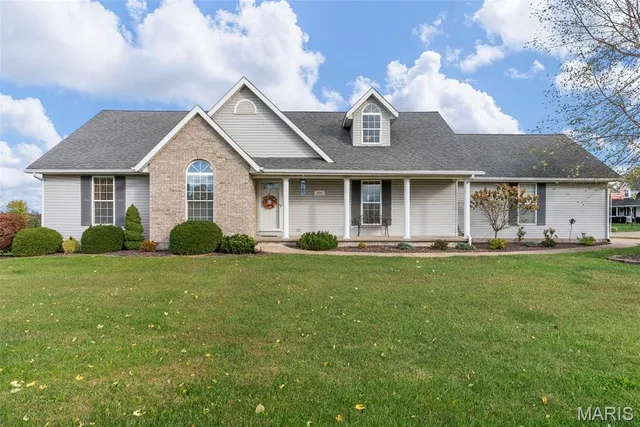 $425,000 | 200 North Columbus Street, Montgomery City, MO 63361