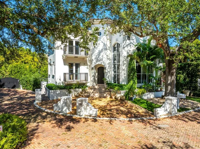 $6,895,000 | 2765 Brickell Court, Miami, FL 33133