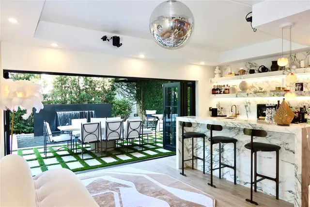 $6,895,000 | 2765 Brickell Court, Miami, FL 33133