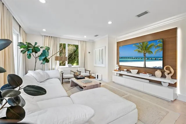 $6,895,000 | 2765 Brickell Court, Miami, FL 33133