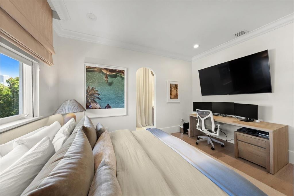 2765 Brickell Court Miami, FL 33133 - Photo 43 of 58