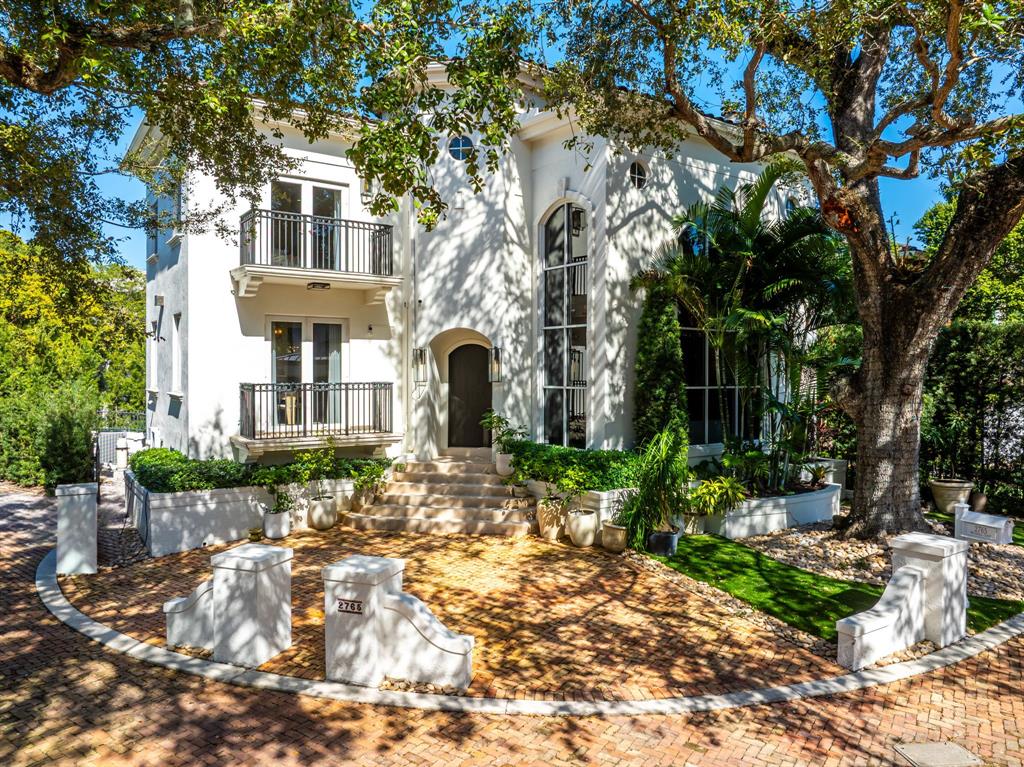 2765 Brickell Court Miami, FL 33133 - Photo 51 of 58