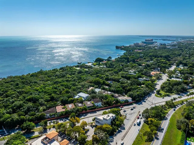 $6,895,000 | 2765 Brickell Court, Miami, FL 33133