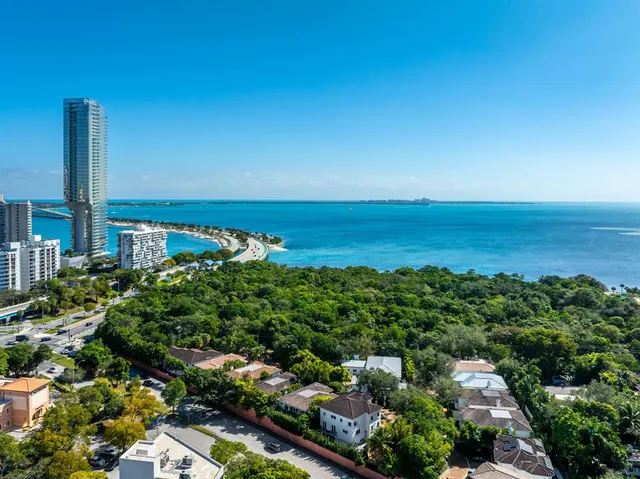 $6,895,000 | 2765 Brickell Court, Miami, FL 33133