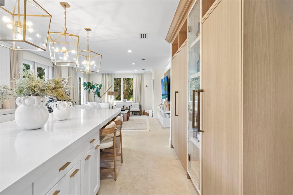 2765 Brickell Court Miami, FL 33133 - Photo 10 of 58