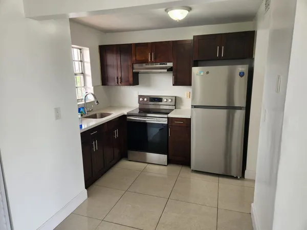 $2,300 | 8895 Fontainebleau Boulevard, Unit 403, Miami, FL 33172