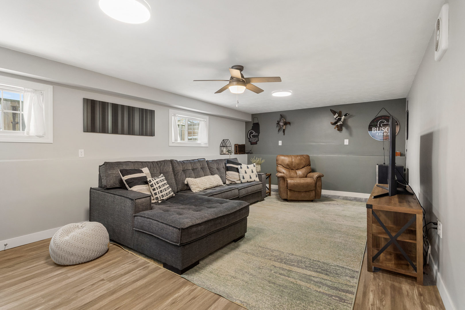706 Madison Street Monticello, IL 61856 - Photo 12 of 38 a living room with furniture