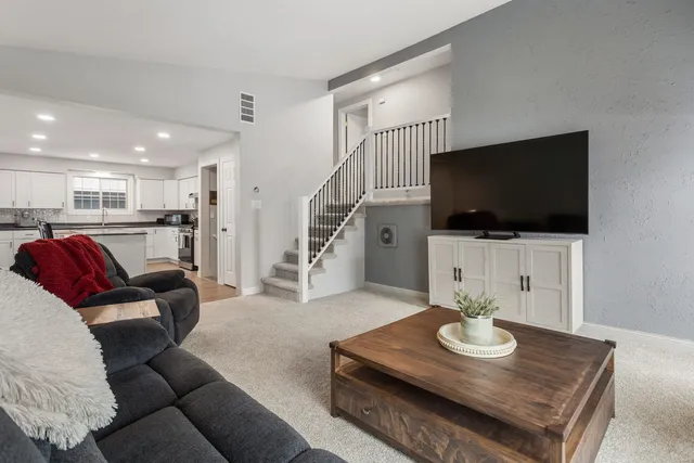 $265,000 | 706 Madison Street, Monticello, IL 61856