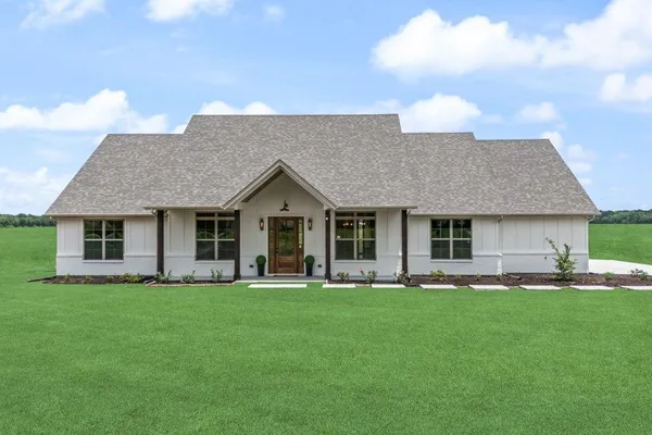 $698,000 | 594 Sedalia Road, Van Alstyne, TX 75495