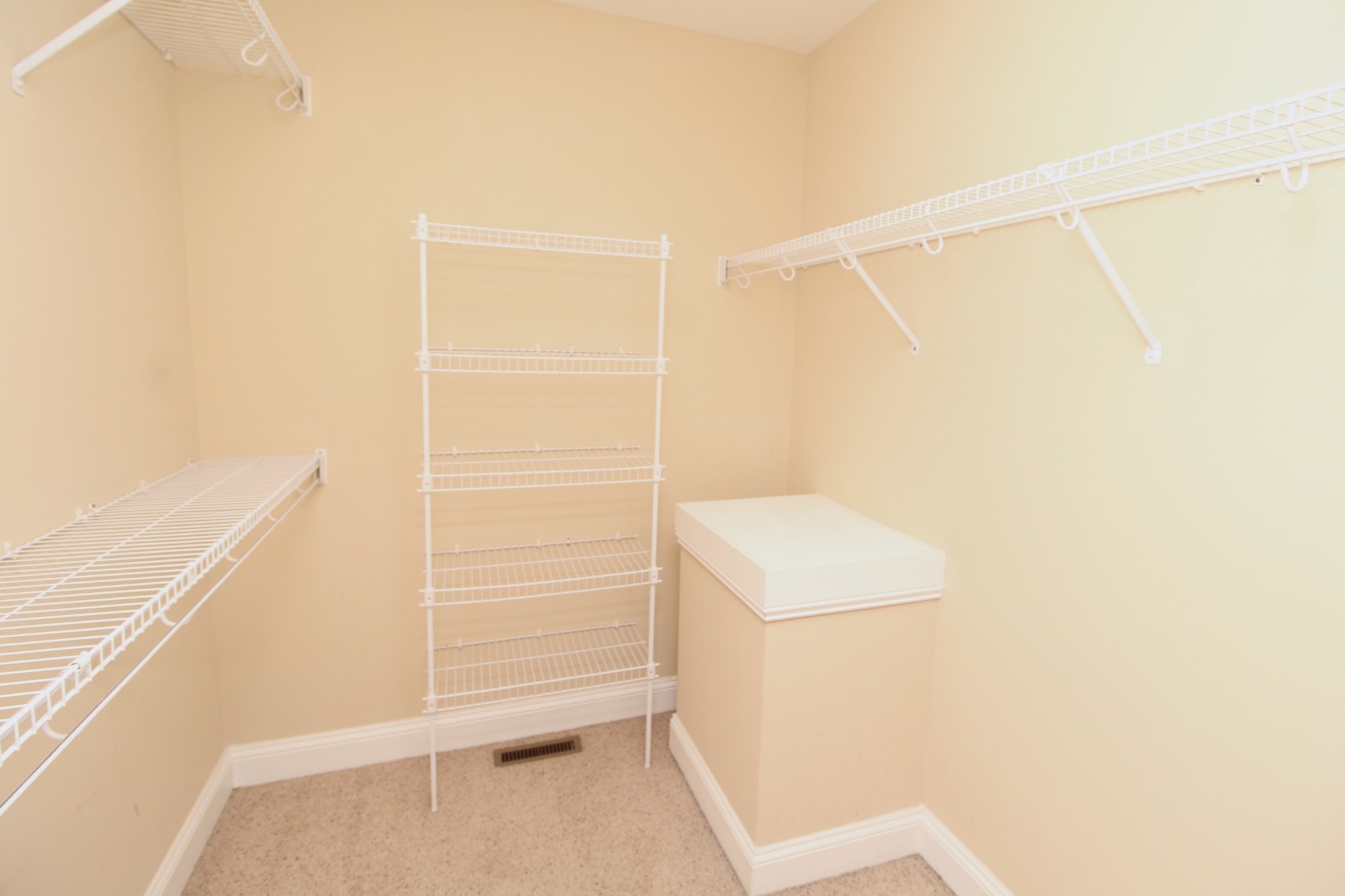 135 Excell Road, Unit 1401 Clarksville, TN 37043 - Photo 9 of 12 a bathroom with a shower
